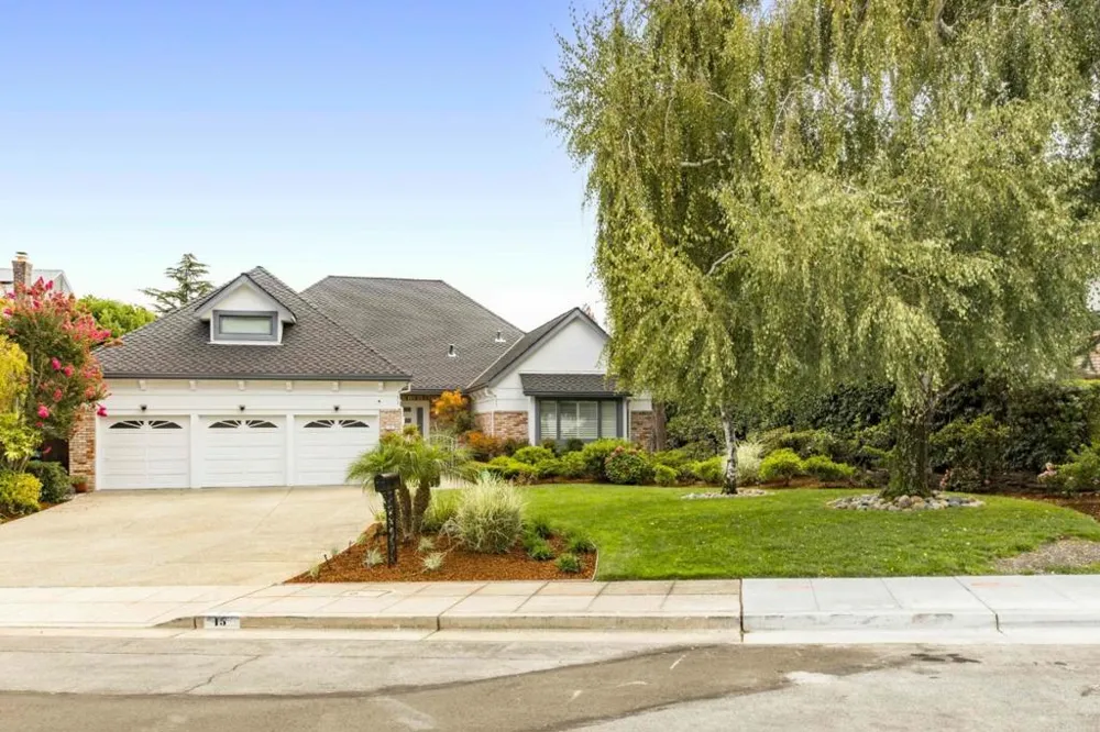 15 Woodleaf Avenue Redwood City, CA 94061