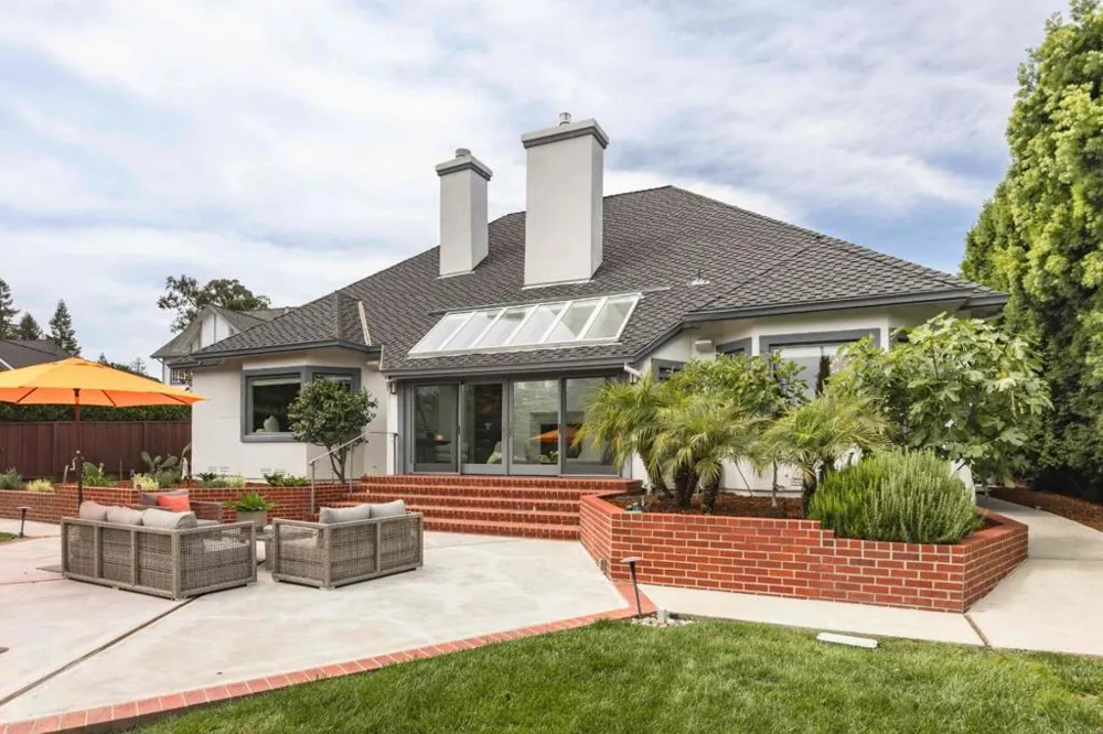 15 Woodleaf Avenue Redwood City, CA 94061