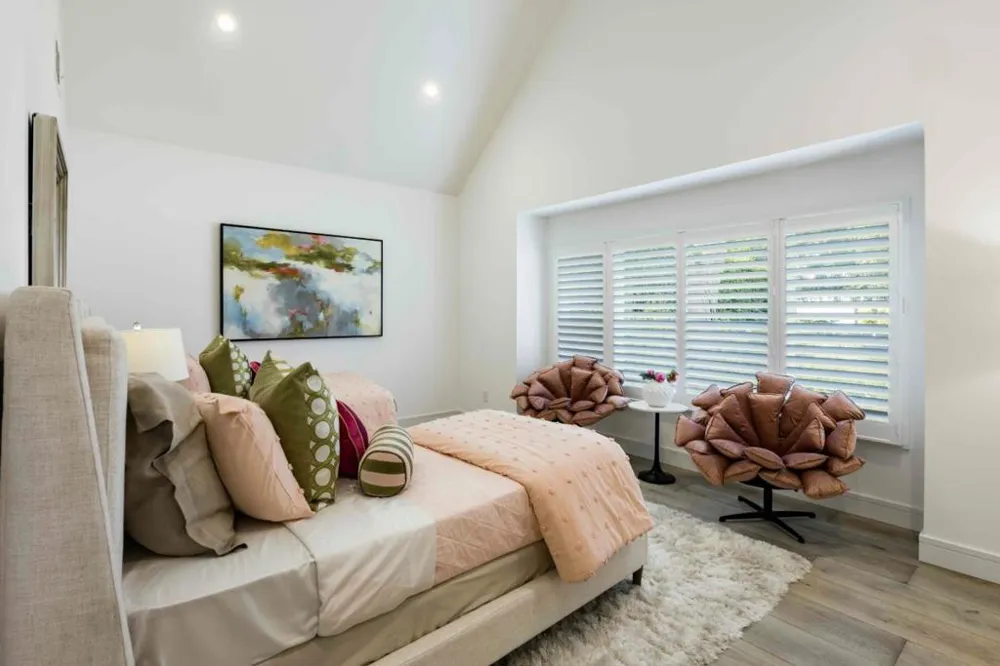 15 Woodleaf Avenue Redwood City, CA 94061