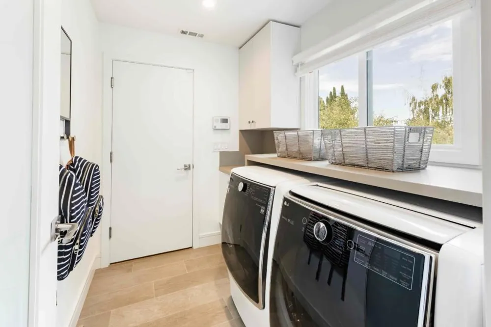 15 Woodleaf Avenue Redwood City, CA 94061