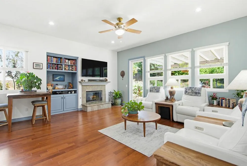 2194 Stone Castle Fallbrook, CA 92028