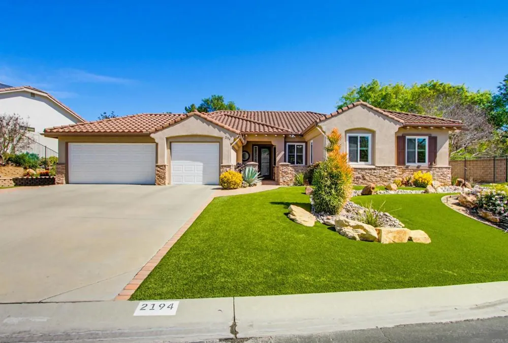 2194 Stone Castle Fallbrook, CA 92028