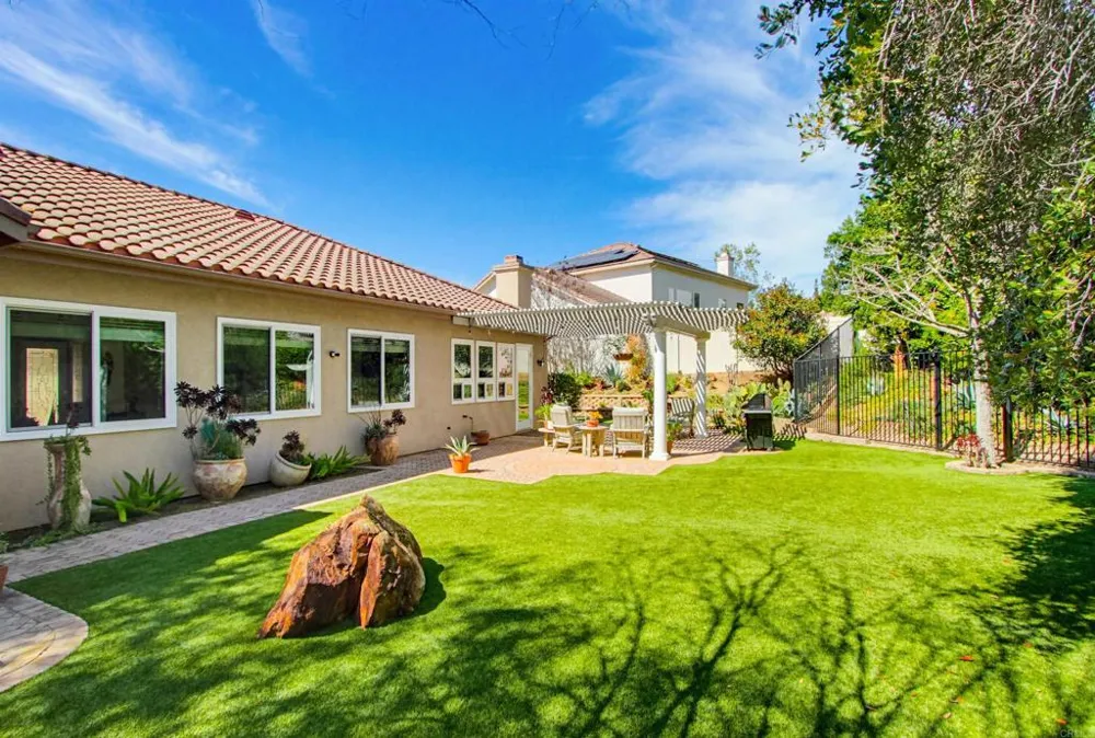 2194 Stone Castle Fallbrook, CA 92028