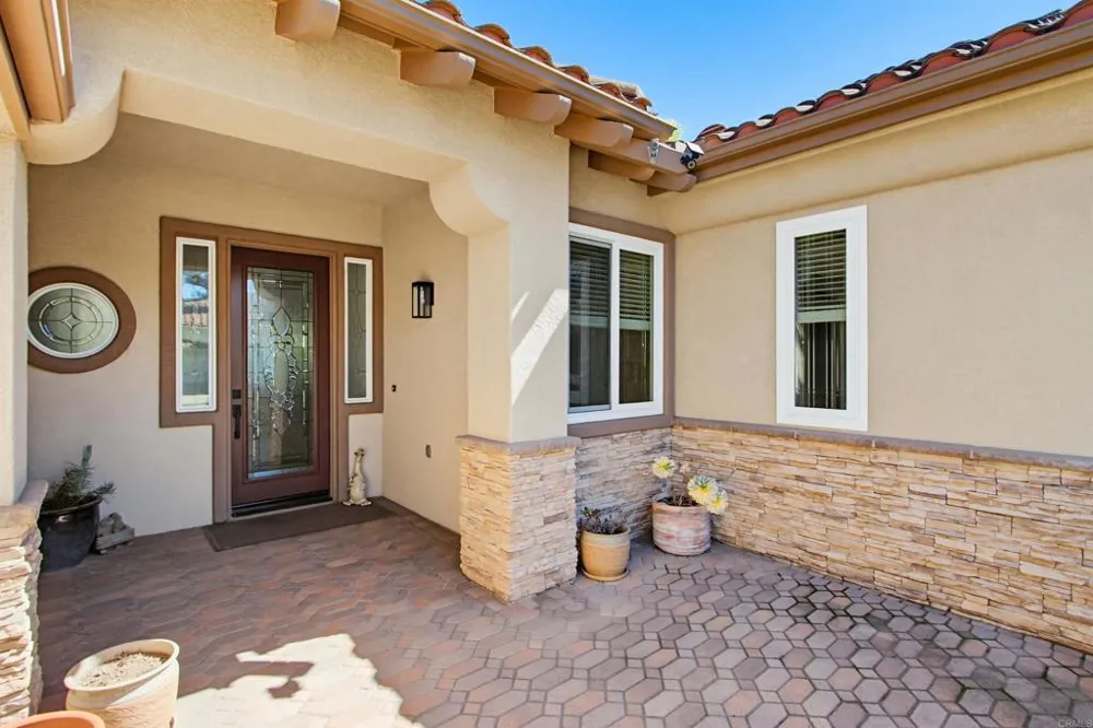 2194 Stone Castle Fallbrook, CA 92028