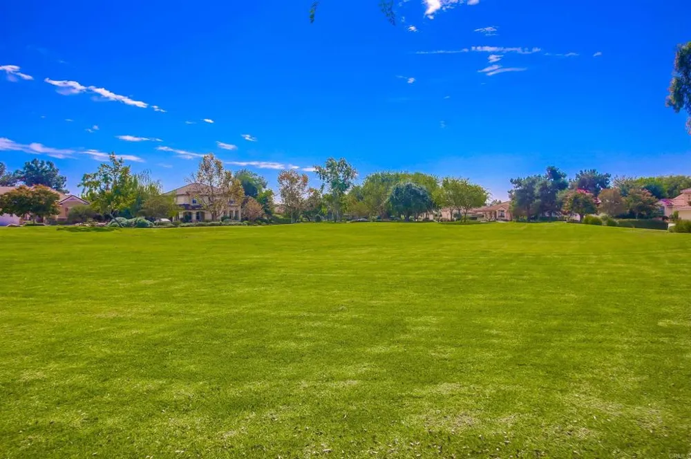 2194 Stone Castle Fallbrook, CA 92028
