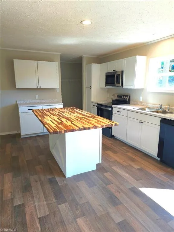 116 Brookfield Drive Mount Airy, NC 27030