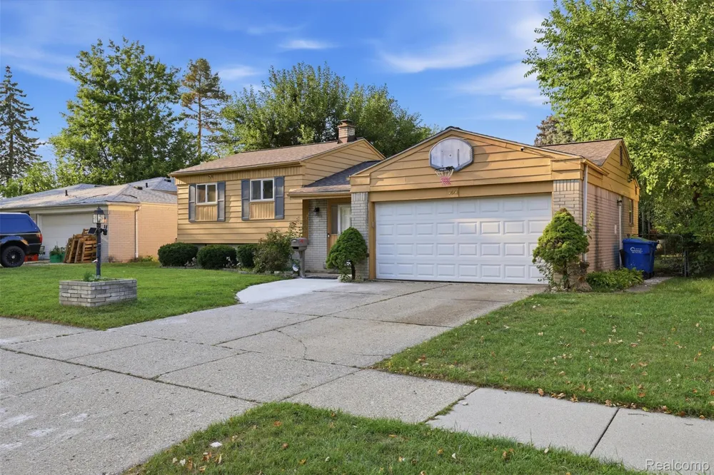 4661 Tuxedo Drive Warren City, MI 48092