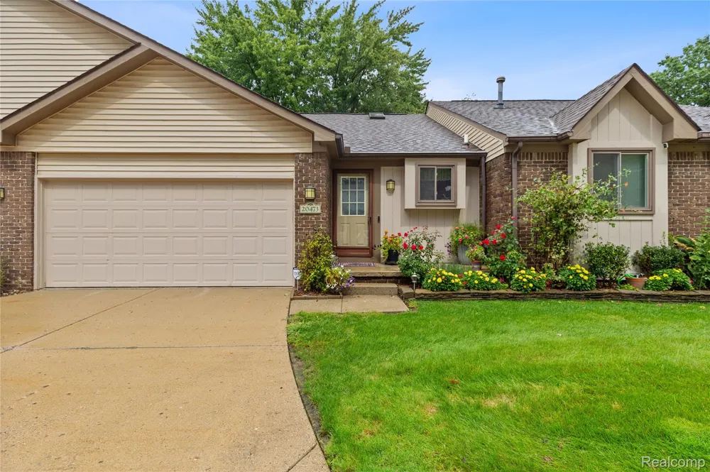 20473 Longwood Drive Clinton Charter Township, MI 48038