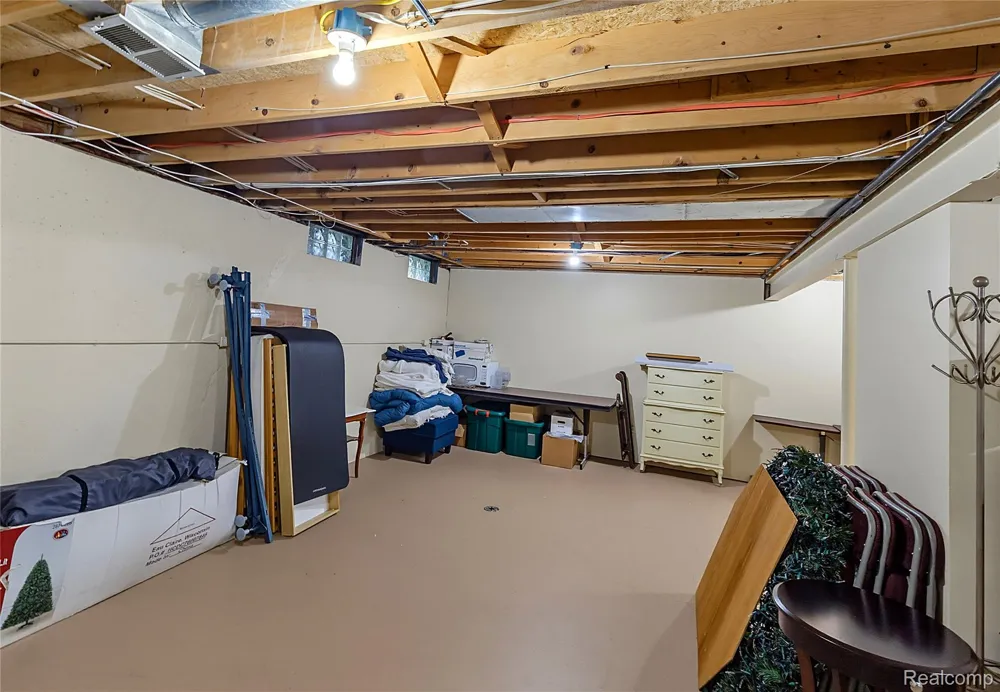 20473 Longwood Drive Clinton Charter Township, MI 48038