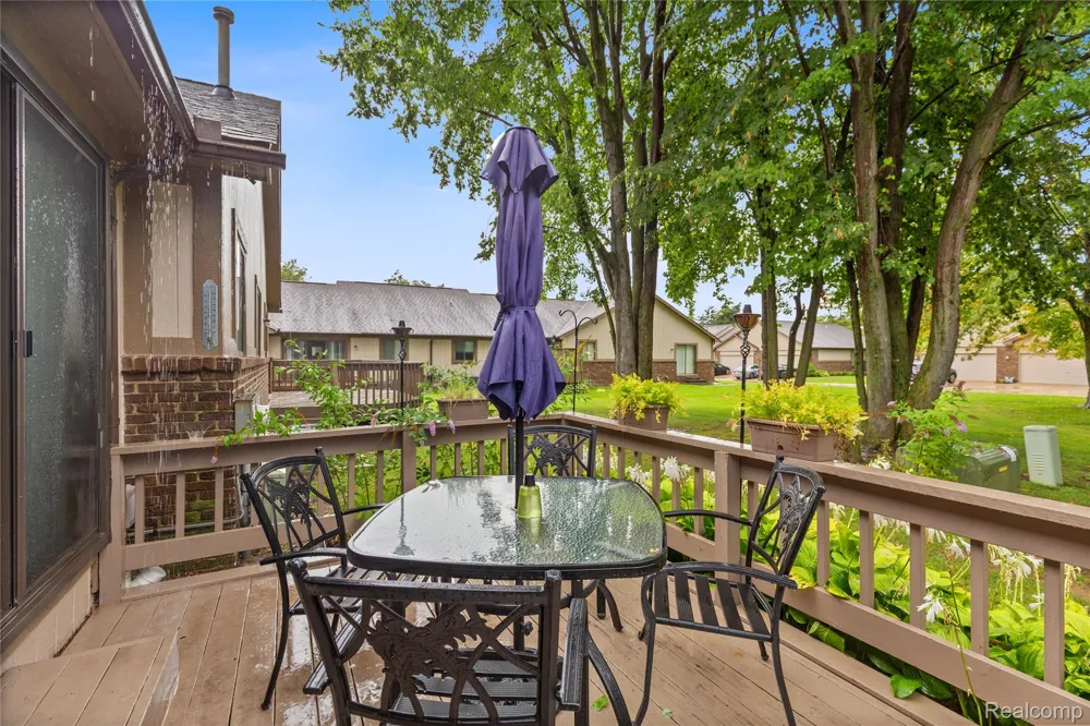 20473 Longwood Drive Clinton Charter Township, MI 48038