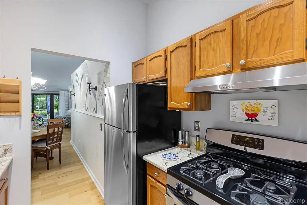 20473 Longwood Drive Clinton Charter Township, MI 48038