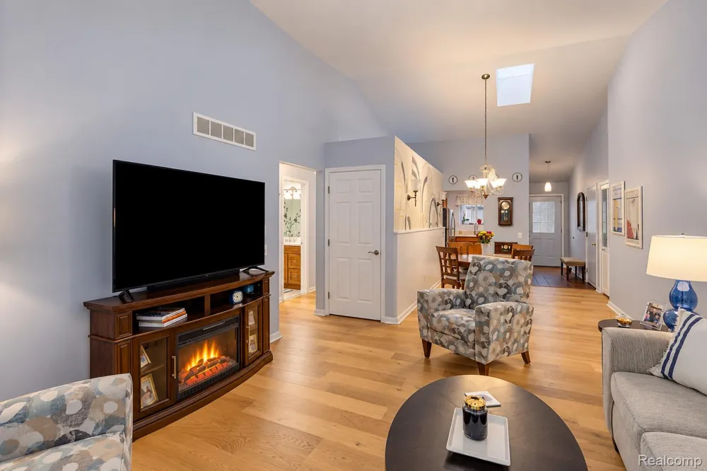 20473 Longwood Drive Clinton Charter Township, MI 48038