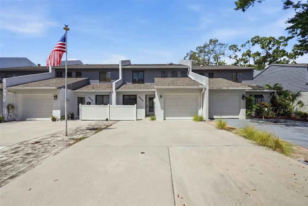 5824 IDLE FOREST PLACE Tampa, FL 33614