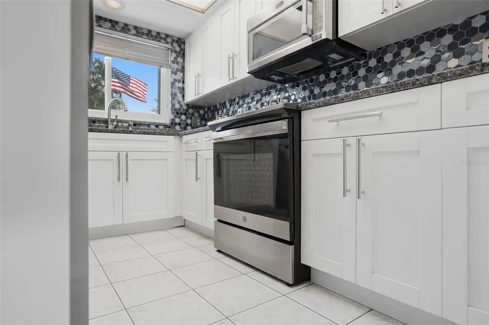 5824 IDLE FOREST PLACE Tampa, FL 33614
