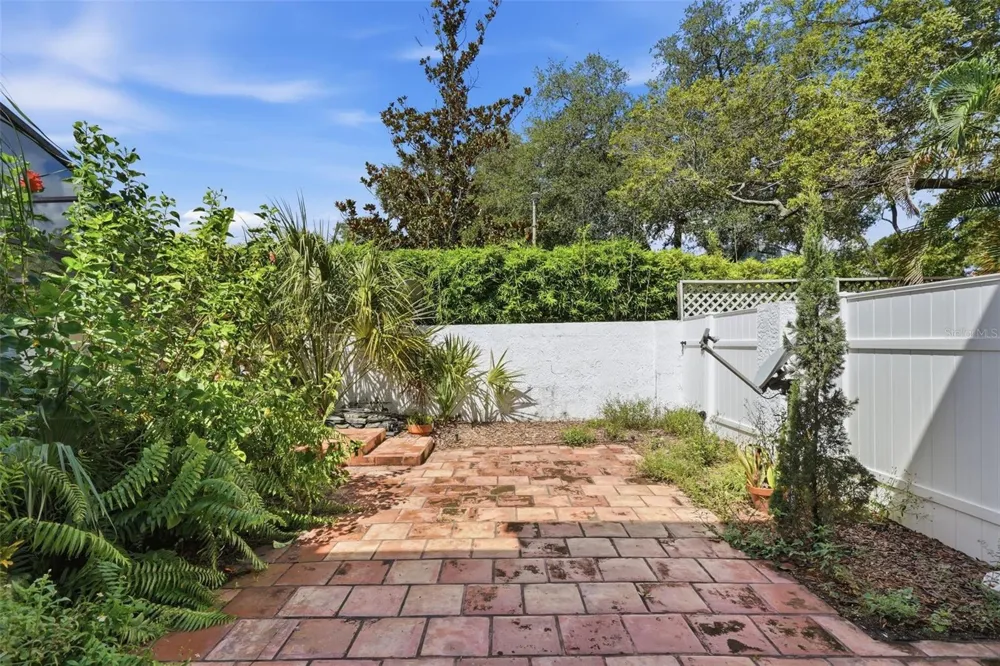 5824 IDLE FOREST PLACE Tampa, FL 33614