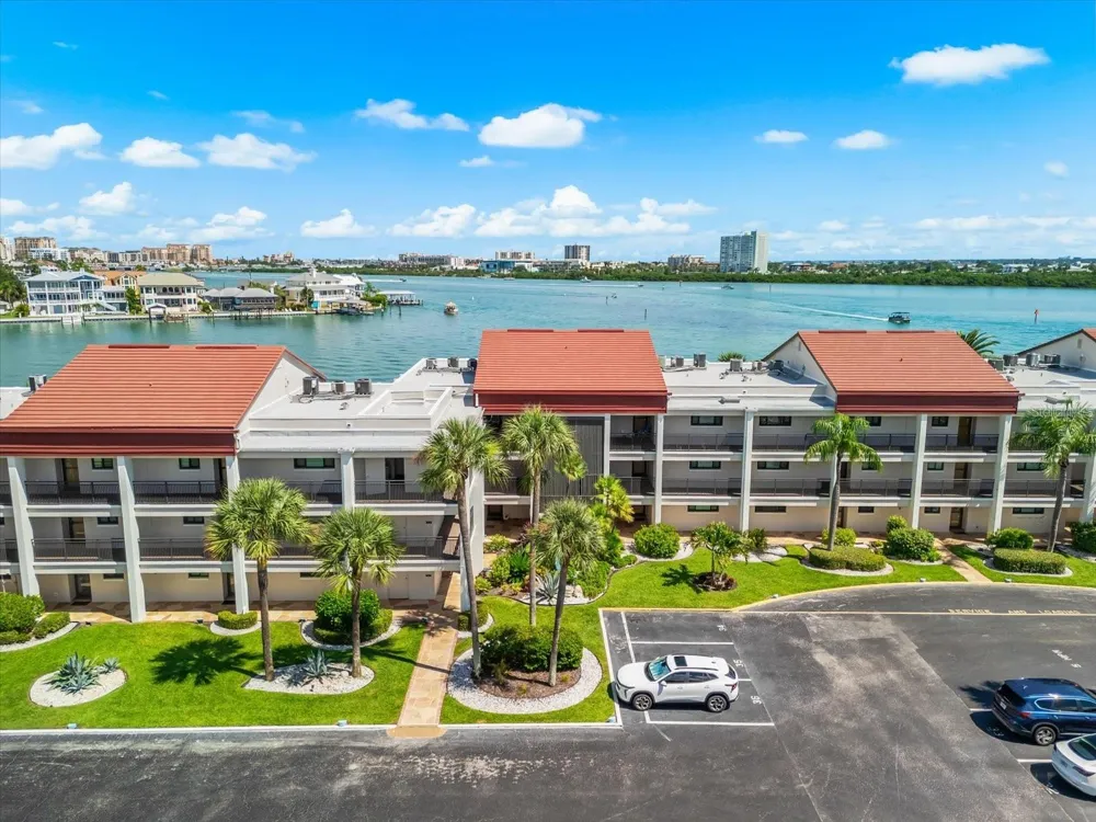 868 BAYWAY BOULEVARD #307 Clearwater Beach, FL 33767