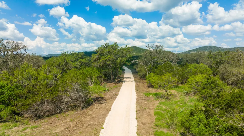 401 Bow Wood Drive Utopia, TX 78885