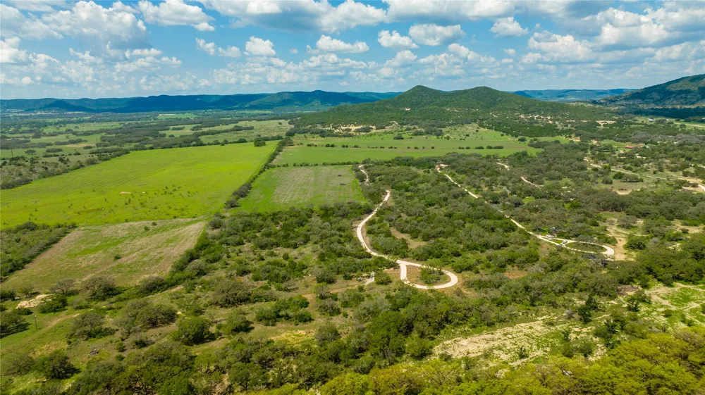 401 Bow Wood Drive Utopia, TX 78885