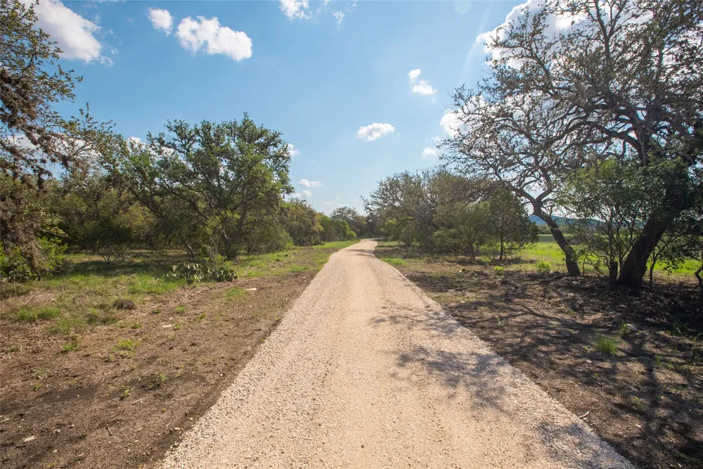 401 Bow Wood Drive Utopia, TX 78885