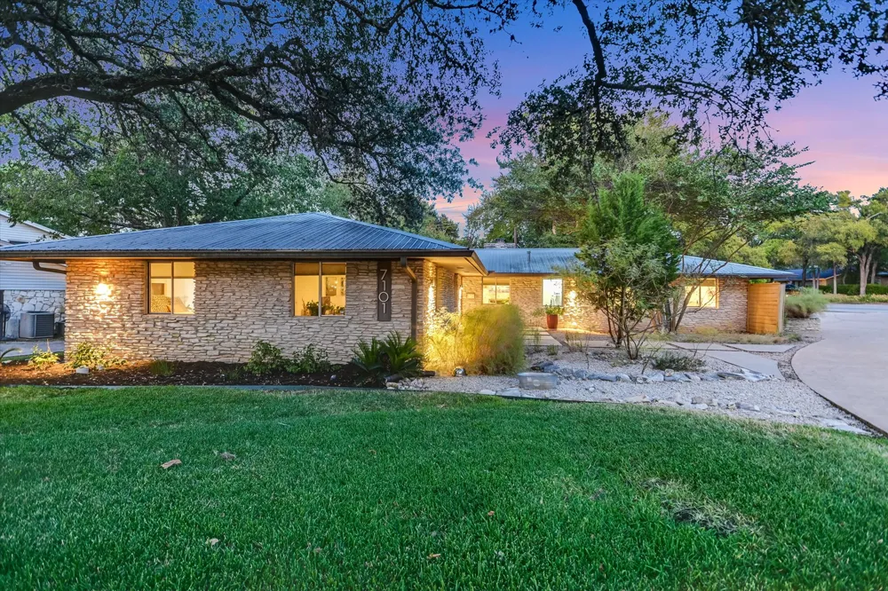 7101 Sungate Drive Austin, TX 78731