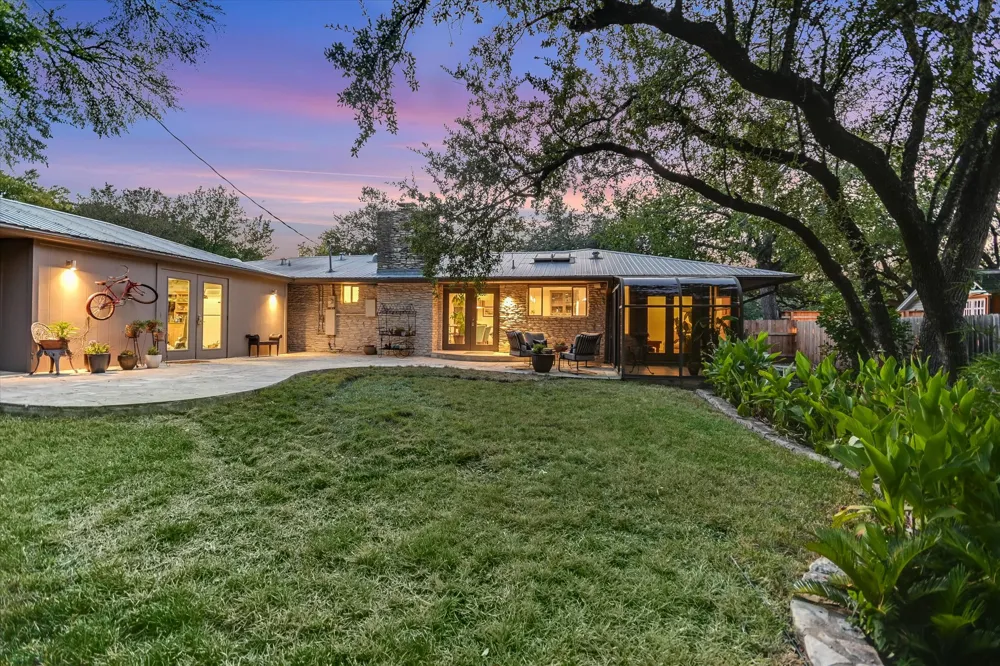 7101 Sungate Drive Austin, TX 78731