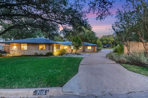 7101 Sungate Drive
