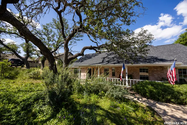 1800 FOOTHILLS DR Kerrville, TX 78028