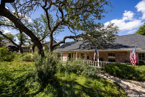 1800 FOOTHILLS DR