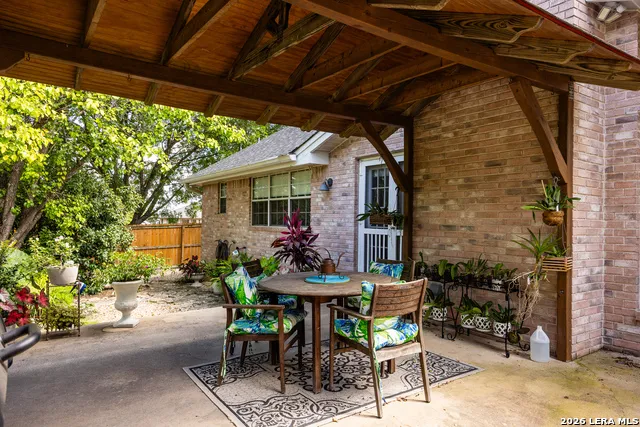 1800 FOOTHILLS DR Kerrville, TX 78028