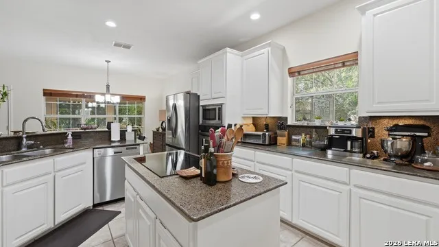 632 MISSION VIEW CT New Braunfels, TX 78130