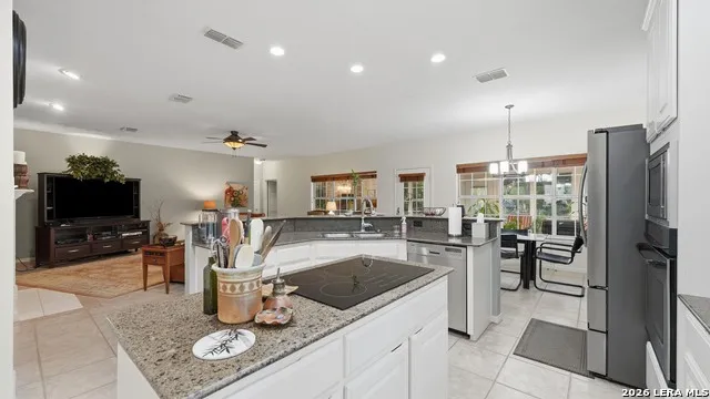 632 MISSION VIEW CT New Braunfels, TX 78130