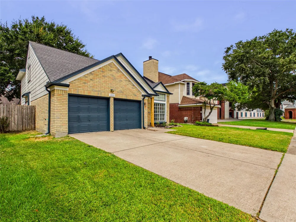1922 Tipperary Drive Deer Park, TX 77536