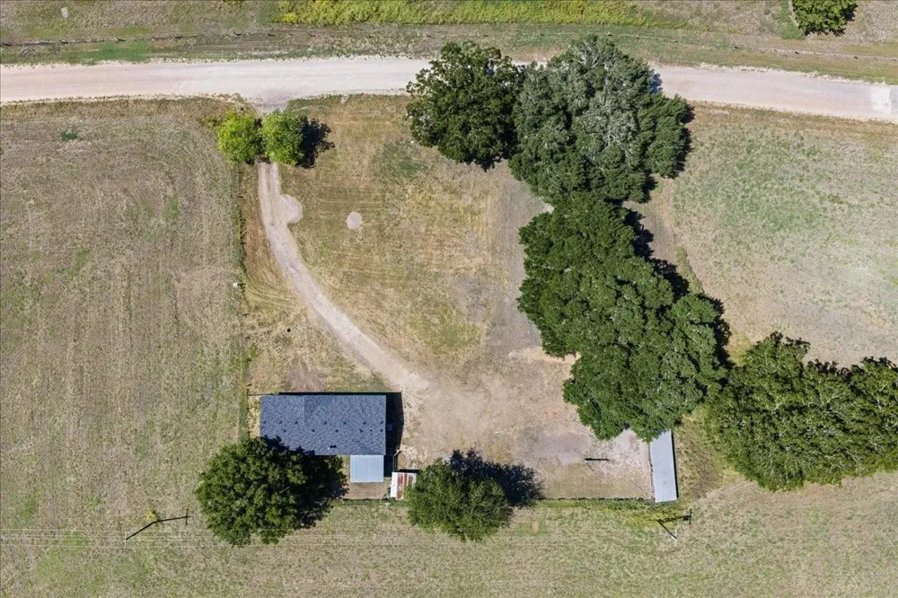 4852 Skull Creek Road Fayetteville, TX 78940