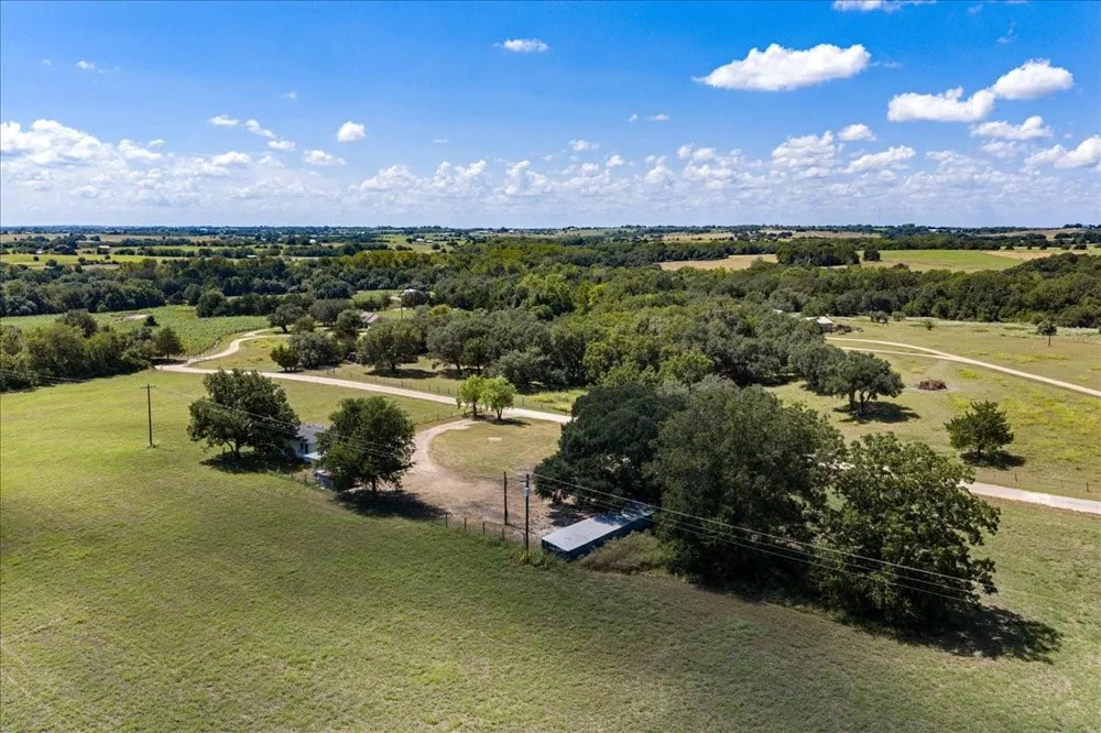 4852 Skull Creek Road Fayetteville, TX 78940