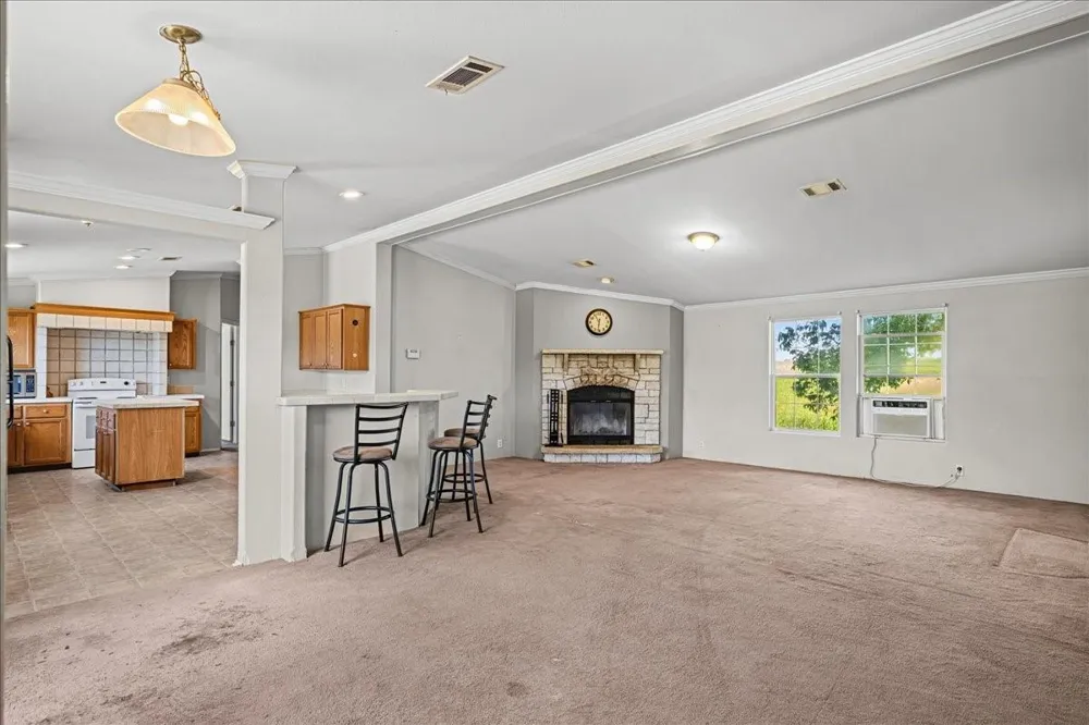 4852 Skull Creek Road Fayetteville, TX 78940