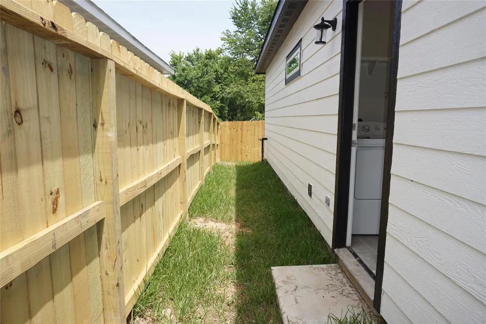 11652 Vistawood Willis, TX 77318