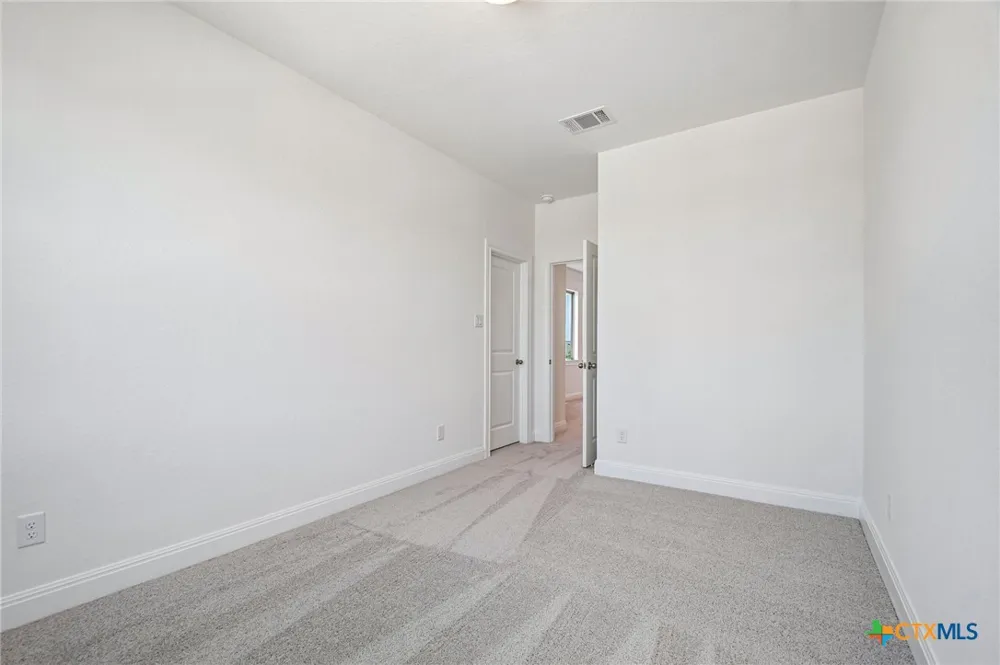 533 Prickly Poppy Loop Kyle, TX 78640
