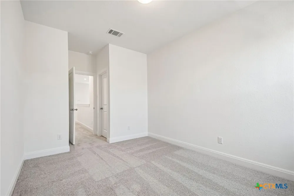 533 Prickly Poppy Loop Kyle, TX 78640