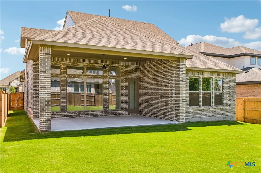 533 Prickly Poppy Loop Kyle, TX 78640