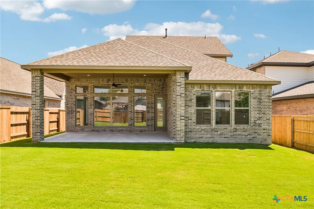 533 Prickly Poppy Loop Kyle, TX 78640