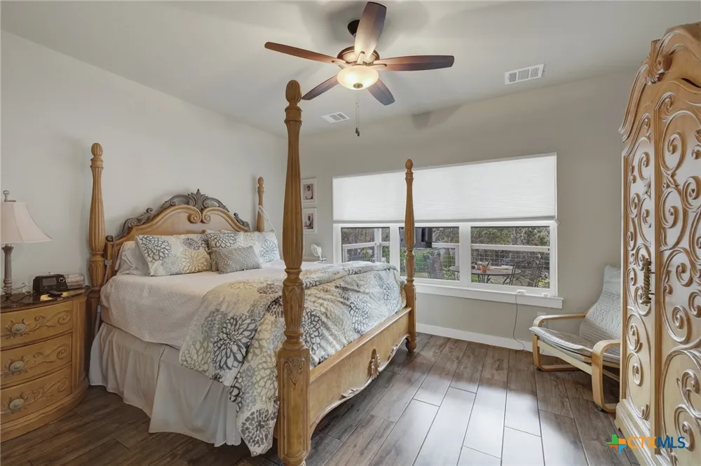2870 Candlelight Drive Canyon Lake, TX 78133