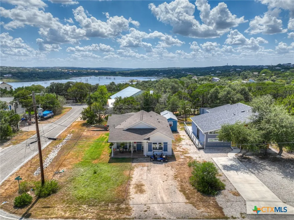 2870 Candlelight Drive Canyon Lake, TX 78133