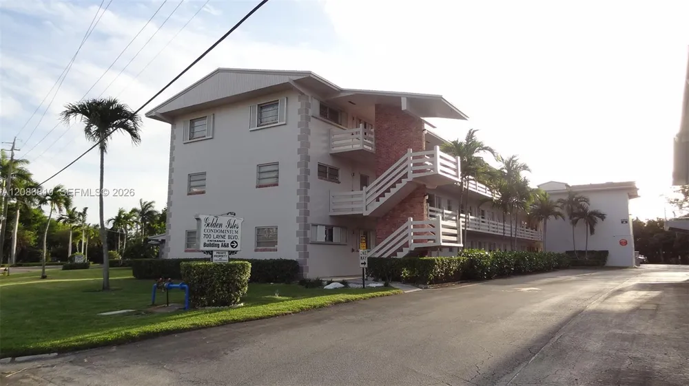 700 Layne Blvd #319 Hallandale Beach, FL 33009