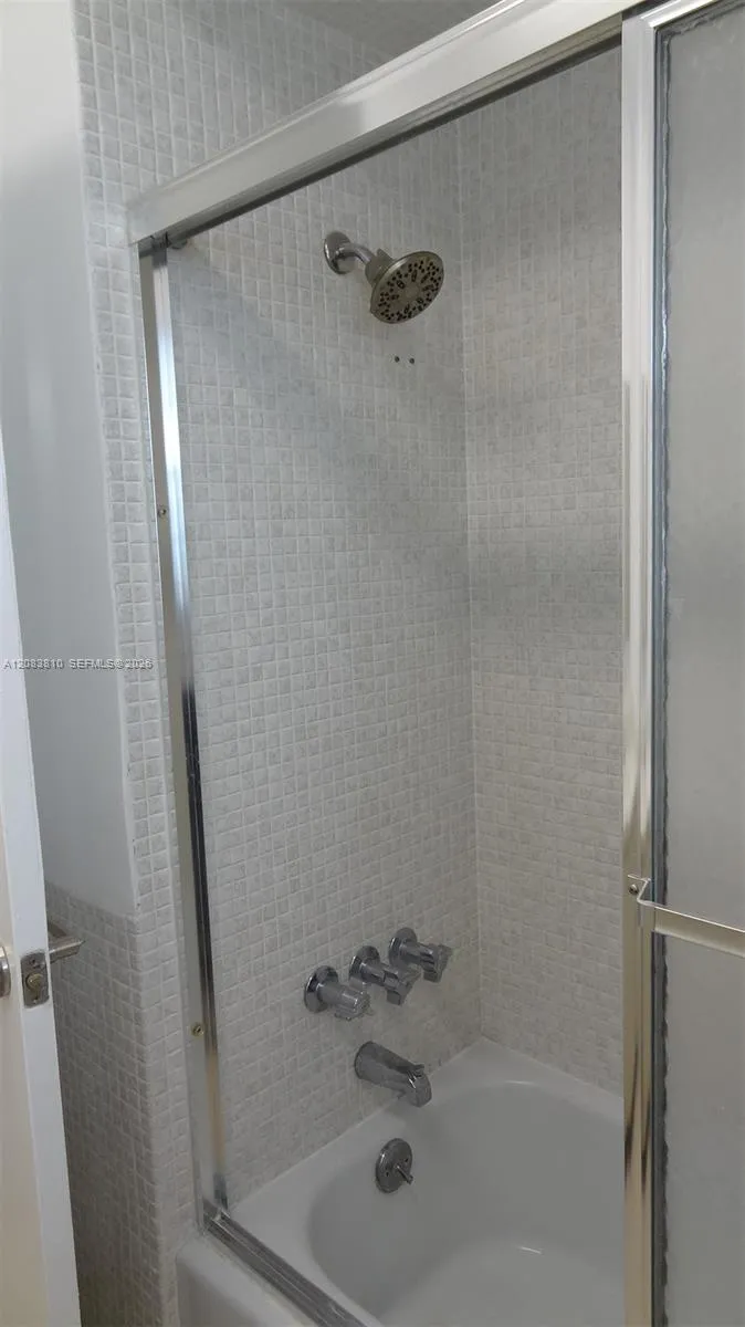 700 Layne Blvd #319 Hallandale Beach, FL 33009