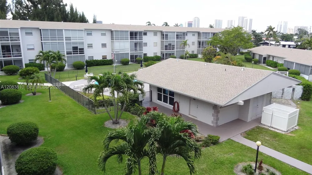 700 Layne Blvd #319 Hallandale Beach, FL 33009
