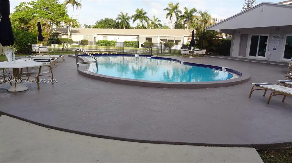 700 Layne Blvd #319 Hallandale Beach, FL 33009