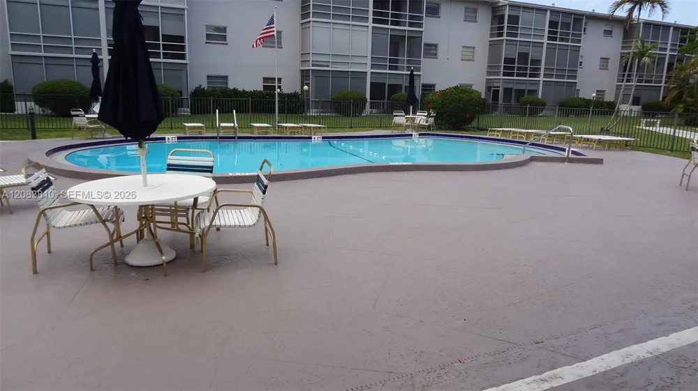 700 Layne Blvd #319 Hallandale Beach, FL 33009