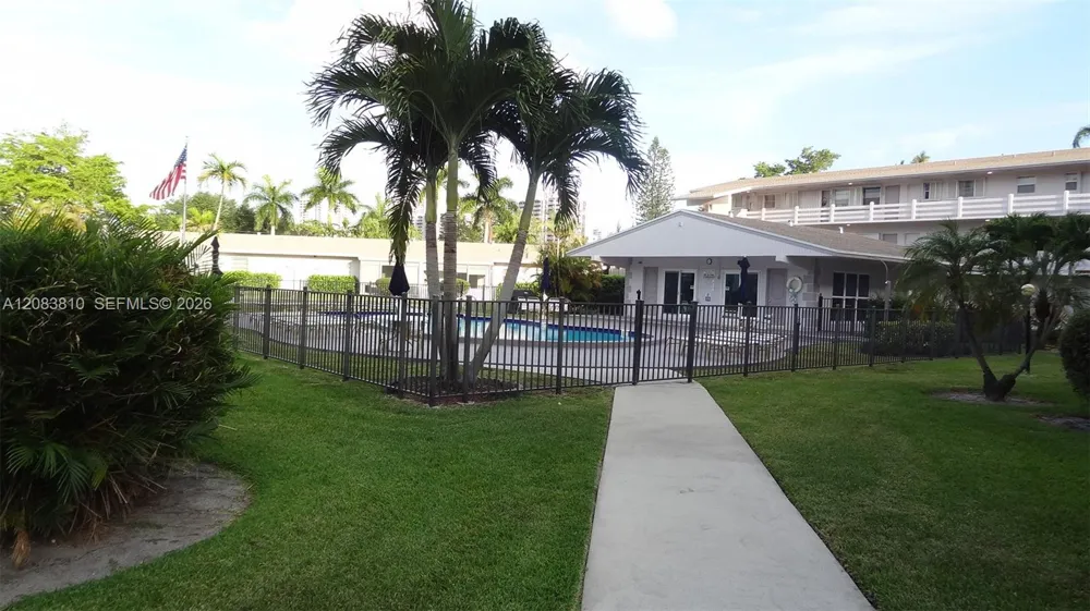 700 Layne Blvd #319 Hallandale Beach, FL 33009