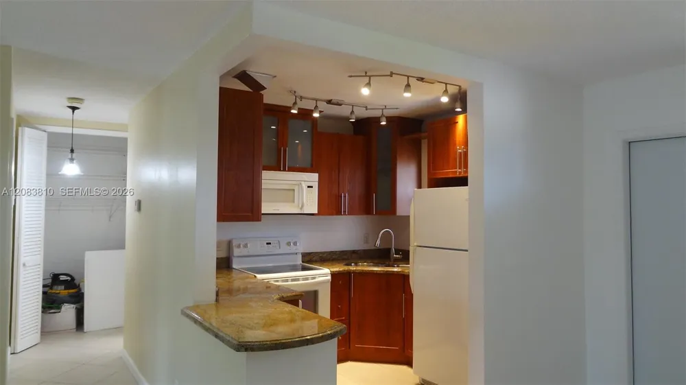 700 Layne Blvd #319 Hallandale Beach, FL 33009