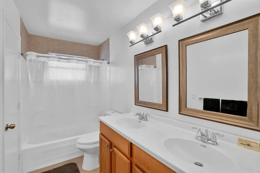 8400 LAGOS DE CAMPO BOULEVARD #305 Tamarac, FL 33321